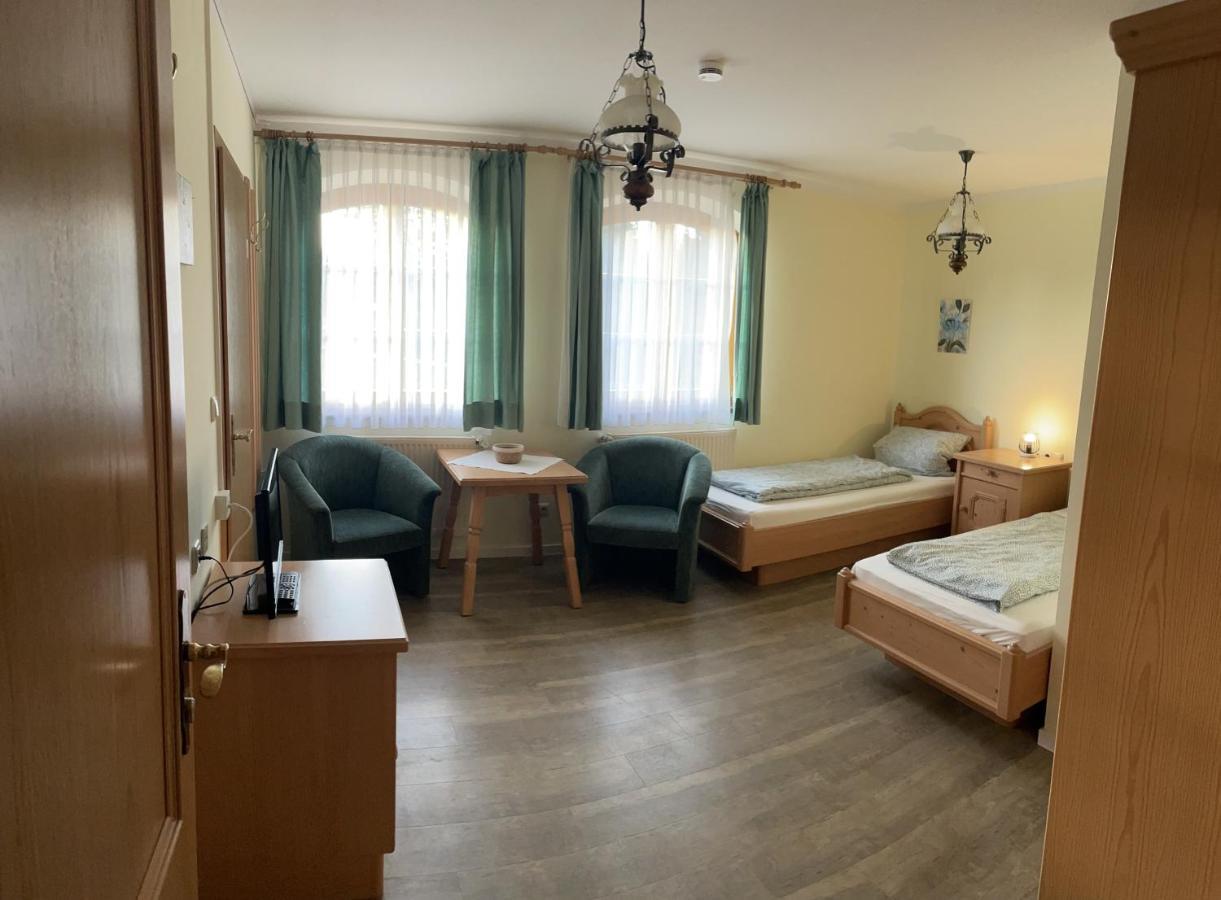 Landgasthof - Braukeller - Fattigau Oberkotzau Bagian luar foto